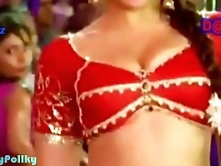 Kareena Hottest Omphalos Show